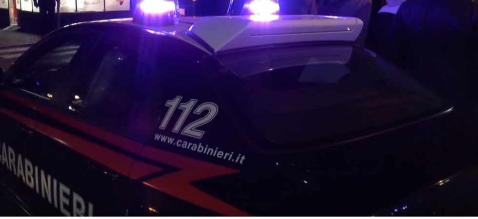 Scatta all'alba l'operazione antidroga, in azione 250 carabinieri con unità cinofile e il supporto dell'elicottero